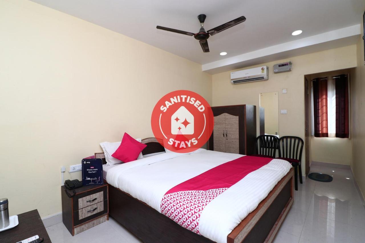 Oyo 15355 Govind Guest House โคราฆปุระ ภายนอก รูปภาพ