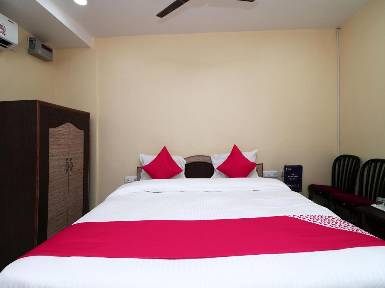 Oyo 15355 Govind Guest House โคราฆปุระ ภายนอก รูปภาพ