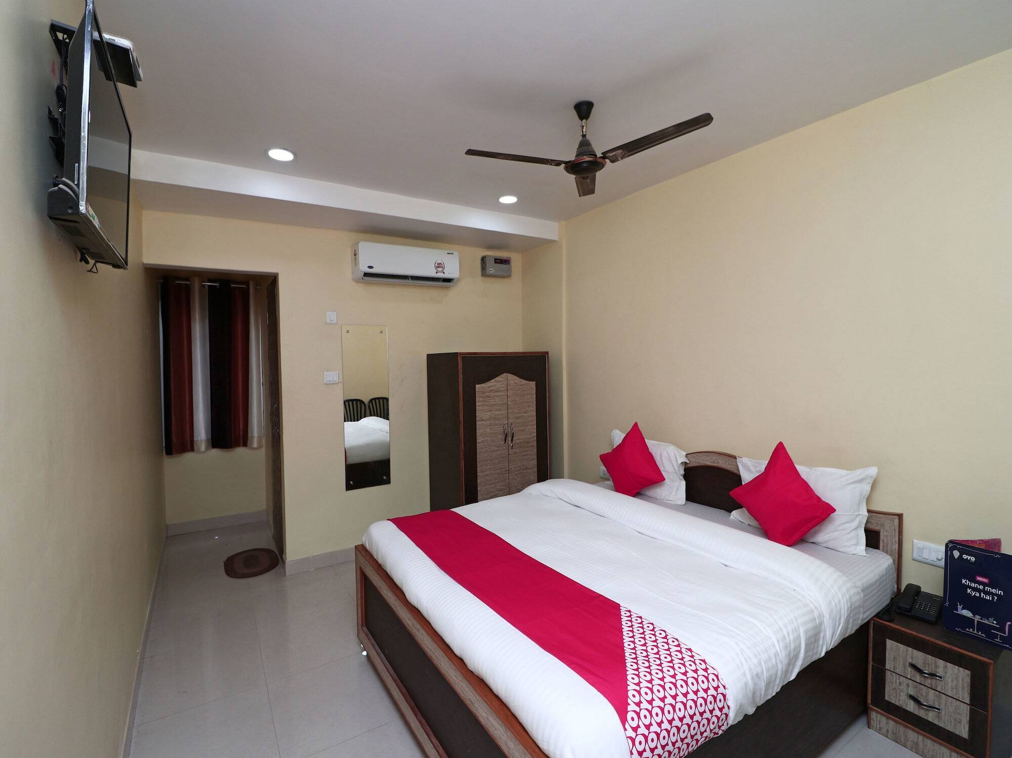 Oyo 15355 Govind Guest House โคราฆปุระ ภายนอก รูปภาพ